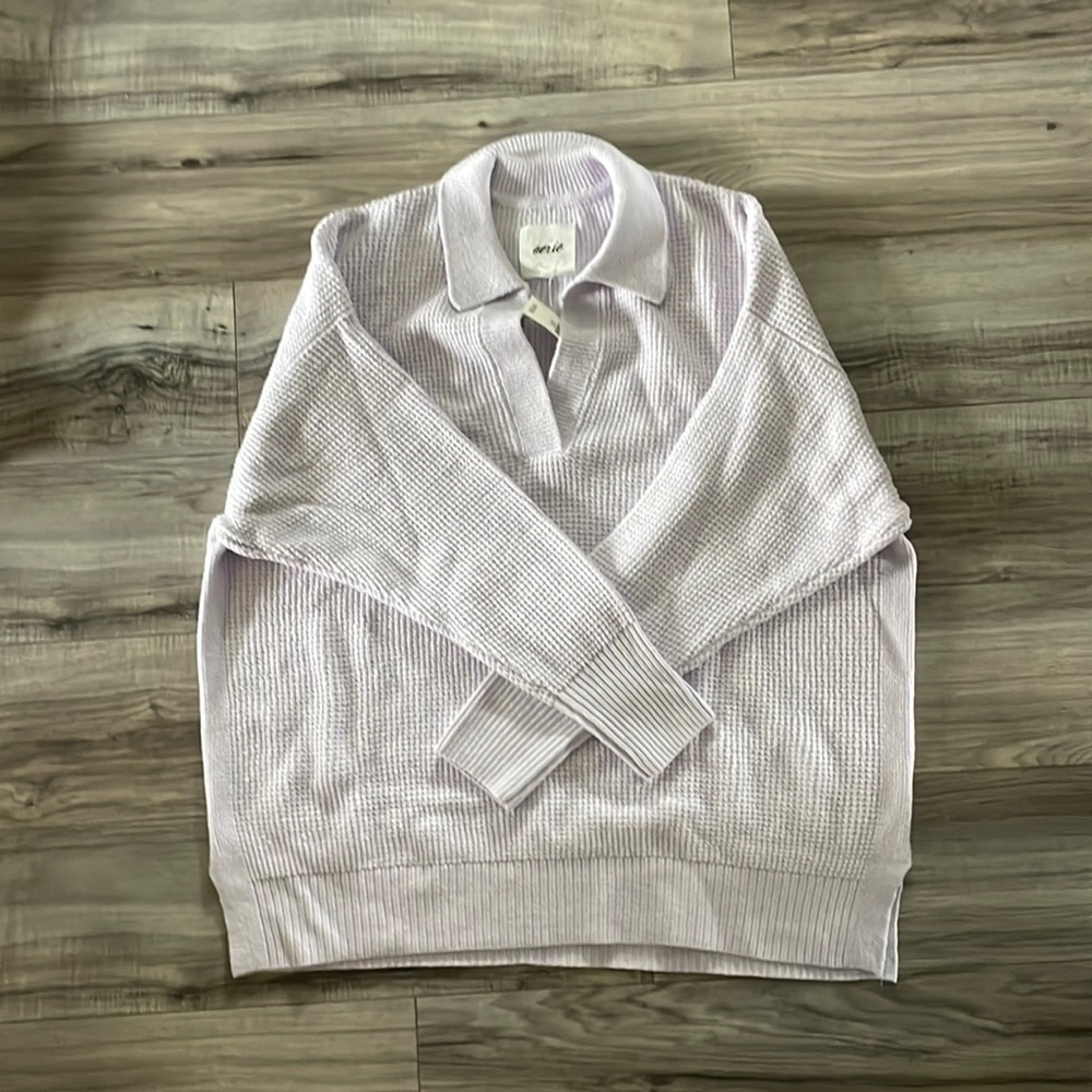 Women’s collard Aerie sweater. Size medium. Brand new
